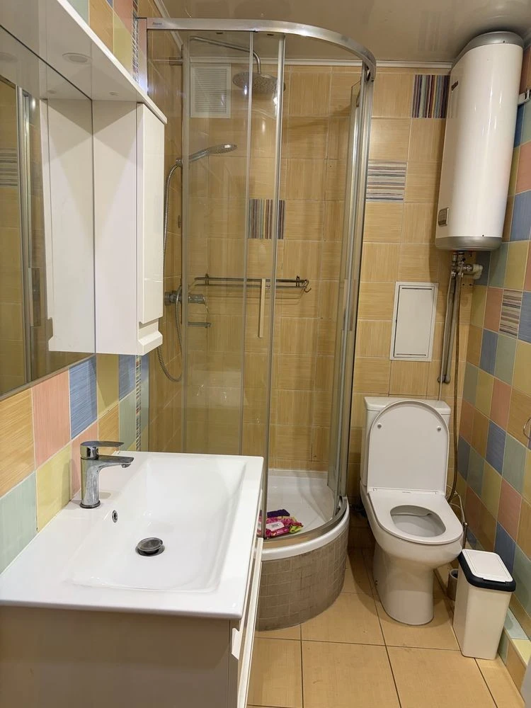 Продам 3-х кімнатну квартиру Харківське шосе 56