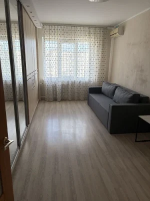 Продам 3-х кімнатну квартиру Харківське шосе 56