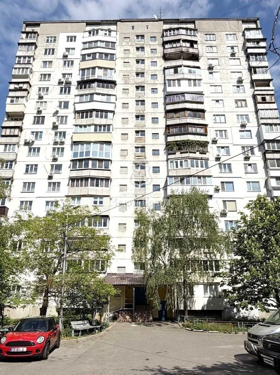 Квартира, 1к. Под ремонт. Райдужна, 17а, Райдужний, Днепровск