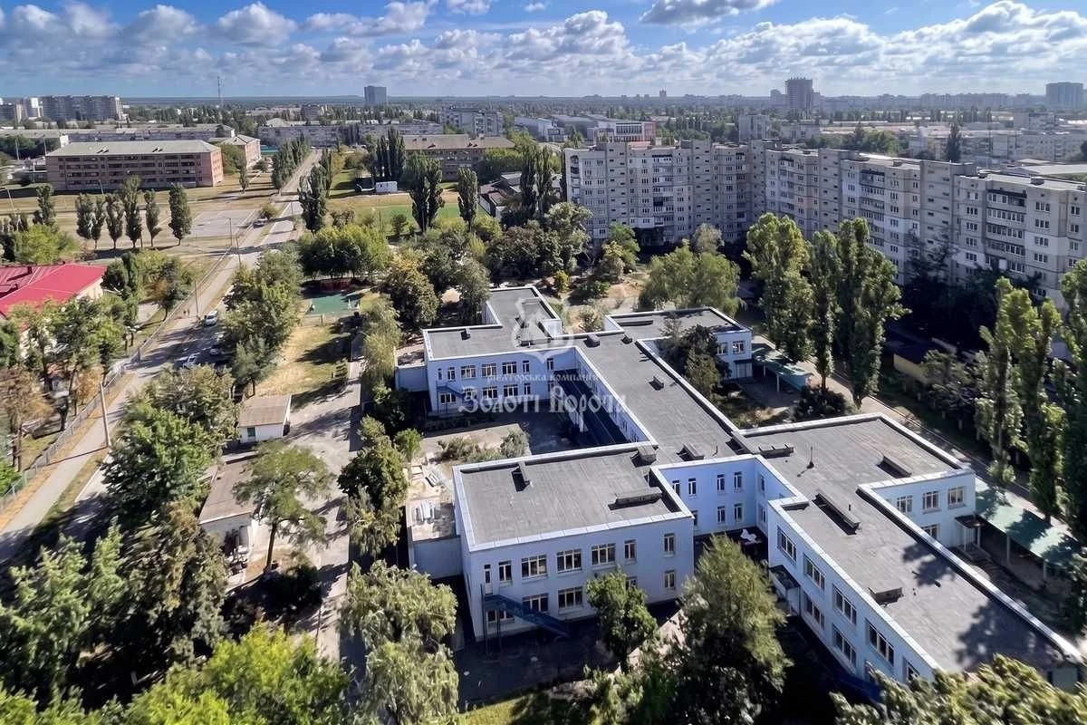 Квартира, 1к. Под ремонт. Райдужна, 17а, Райдужний, Днепровск