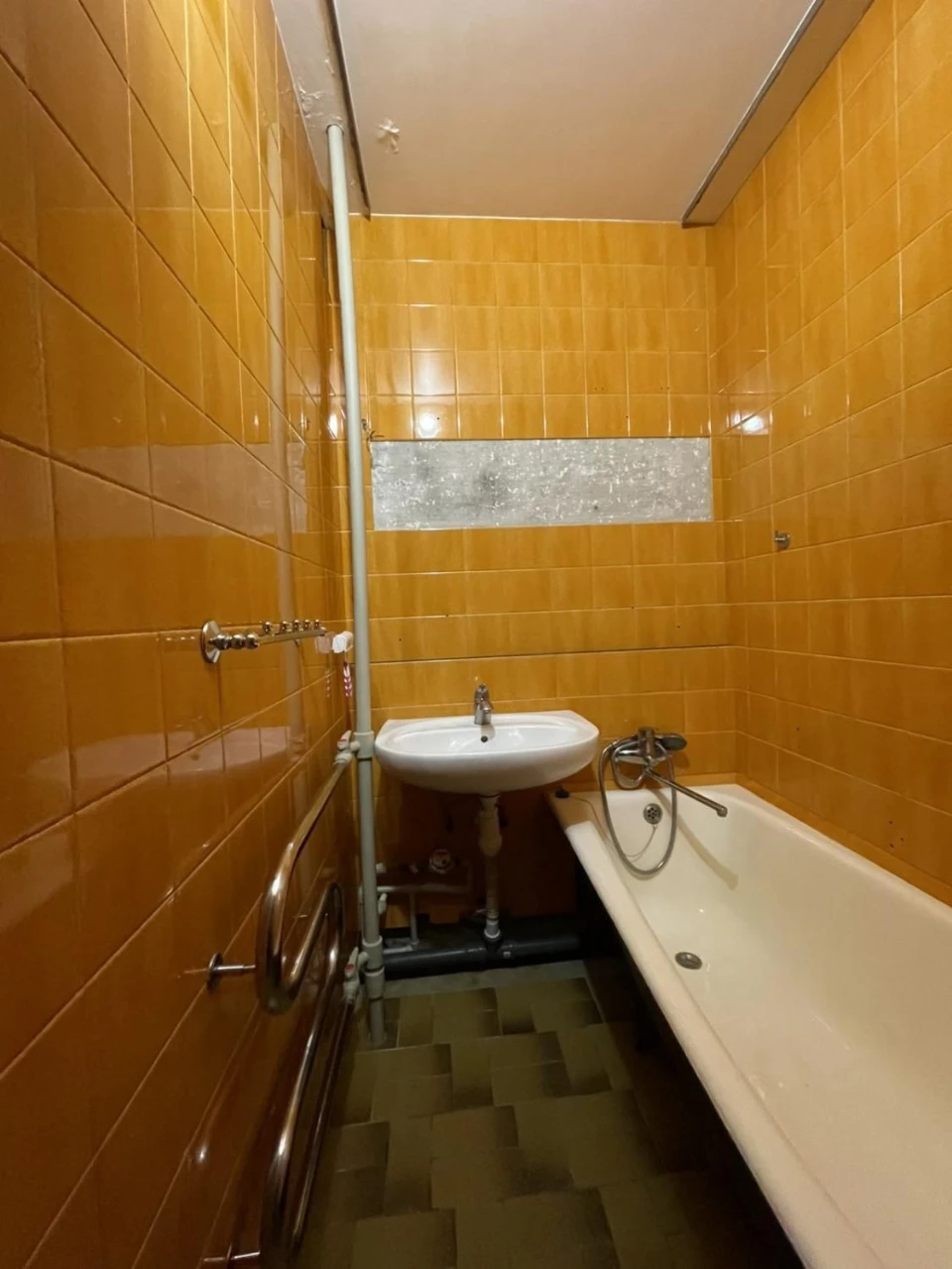 Продажа 2 комн. квартиры, рядом метро, Алексеевка