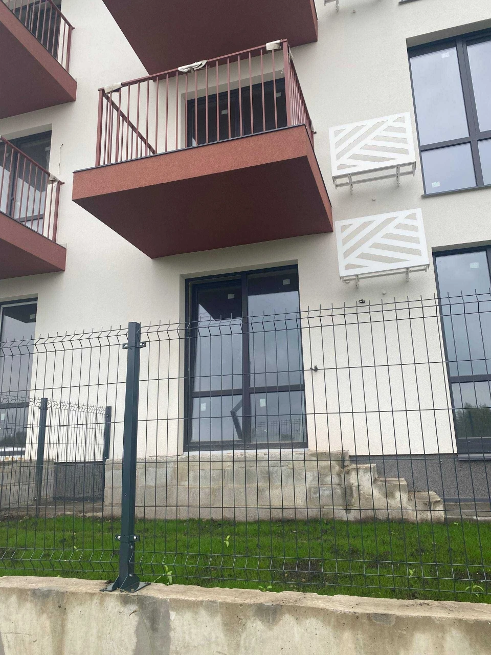 Однокімнатна квартири з вікновидом на дві сторони