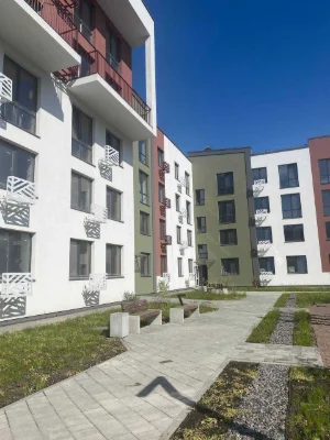 Однокімнатна квартири з вікновидом на дві сторони