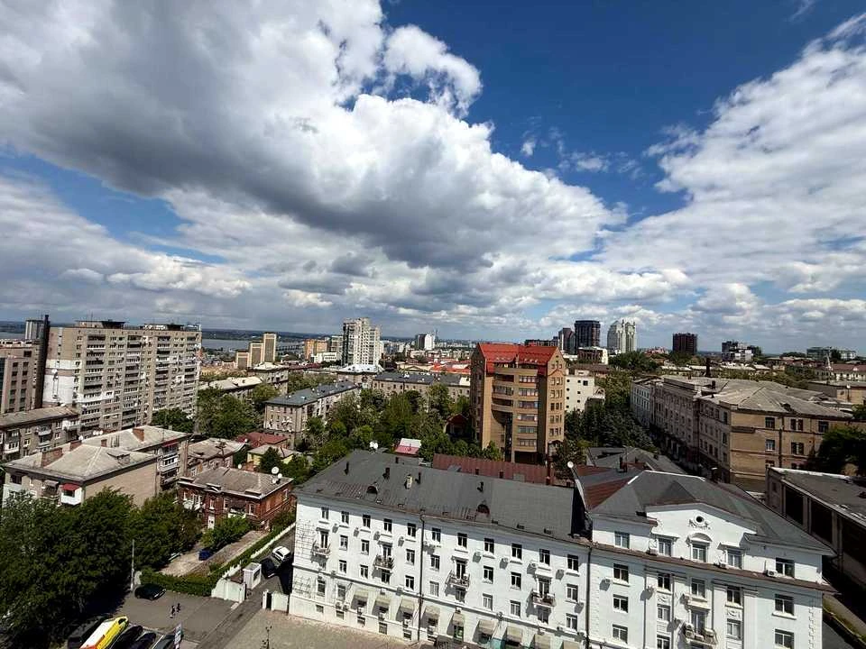 Apartment. Dnipro, Shevchenko St., (House)