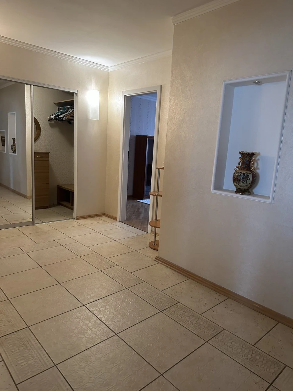 Rent 3 room apartment St. Topoleva, 4 130m renovated