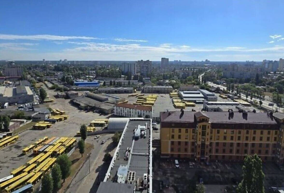 For Sale 2-room apartment, Volodymyr Sosyura Street, 6
