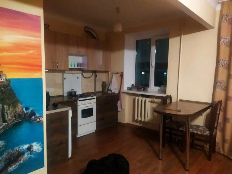 Three-room apartment. Chernigov, Kotsyubynського St.