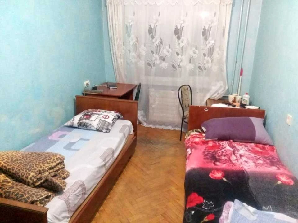 Three-room apartment. Chernigov, Kotsyubynського St.