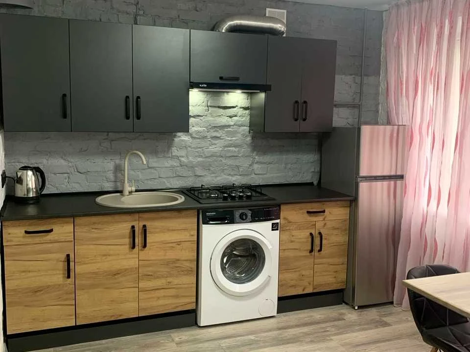 Apartment. Kyiv, Pochayninska St.