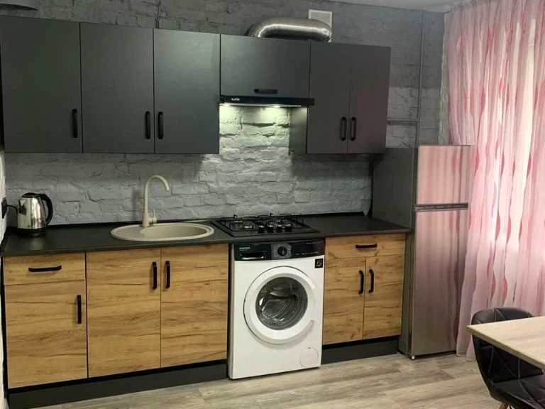 Apartment. Kyiv, Pochayninska St.