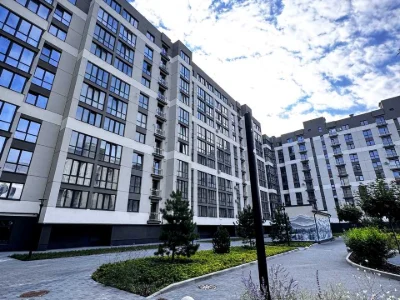 Квартира. Ивано-Франковск, Александра Довженко ул., (Дом