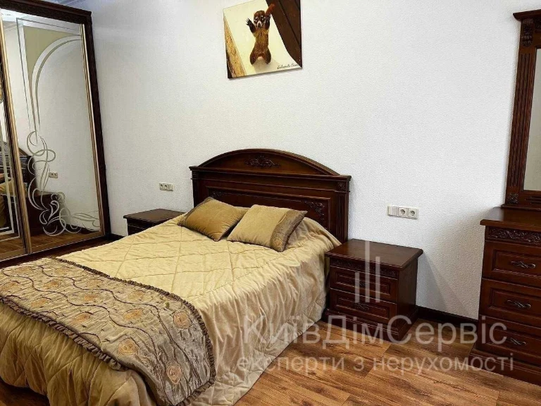 Rent 3-room apartment Konovaltsia 36B, Pechersk, view of L