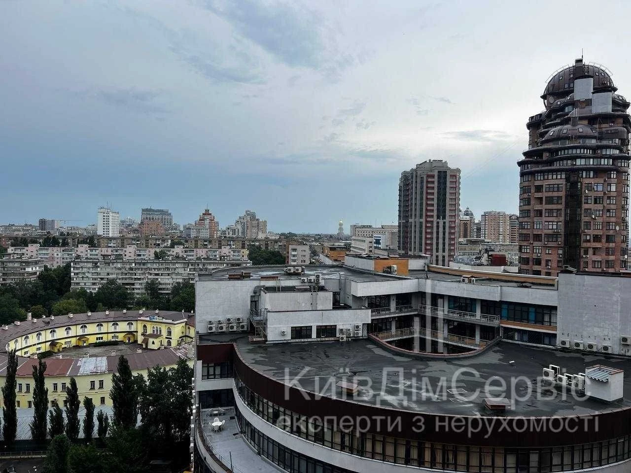 Rent 3-room apartment Konovaltsia 36B, Pechersk, view of L