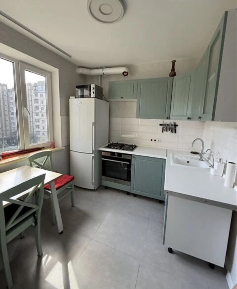 Kharkiv Metro 10 minutes, 4 Kosytsya Street, 3-room apartment for rent
