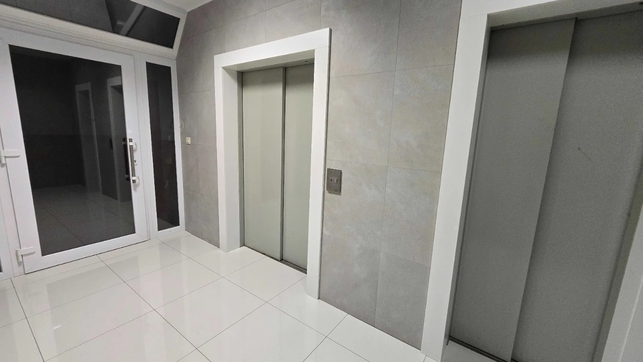 Left Bank. MWC. Mykils'ko-Slobids'ka. Rent of an apartment under