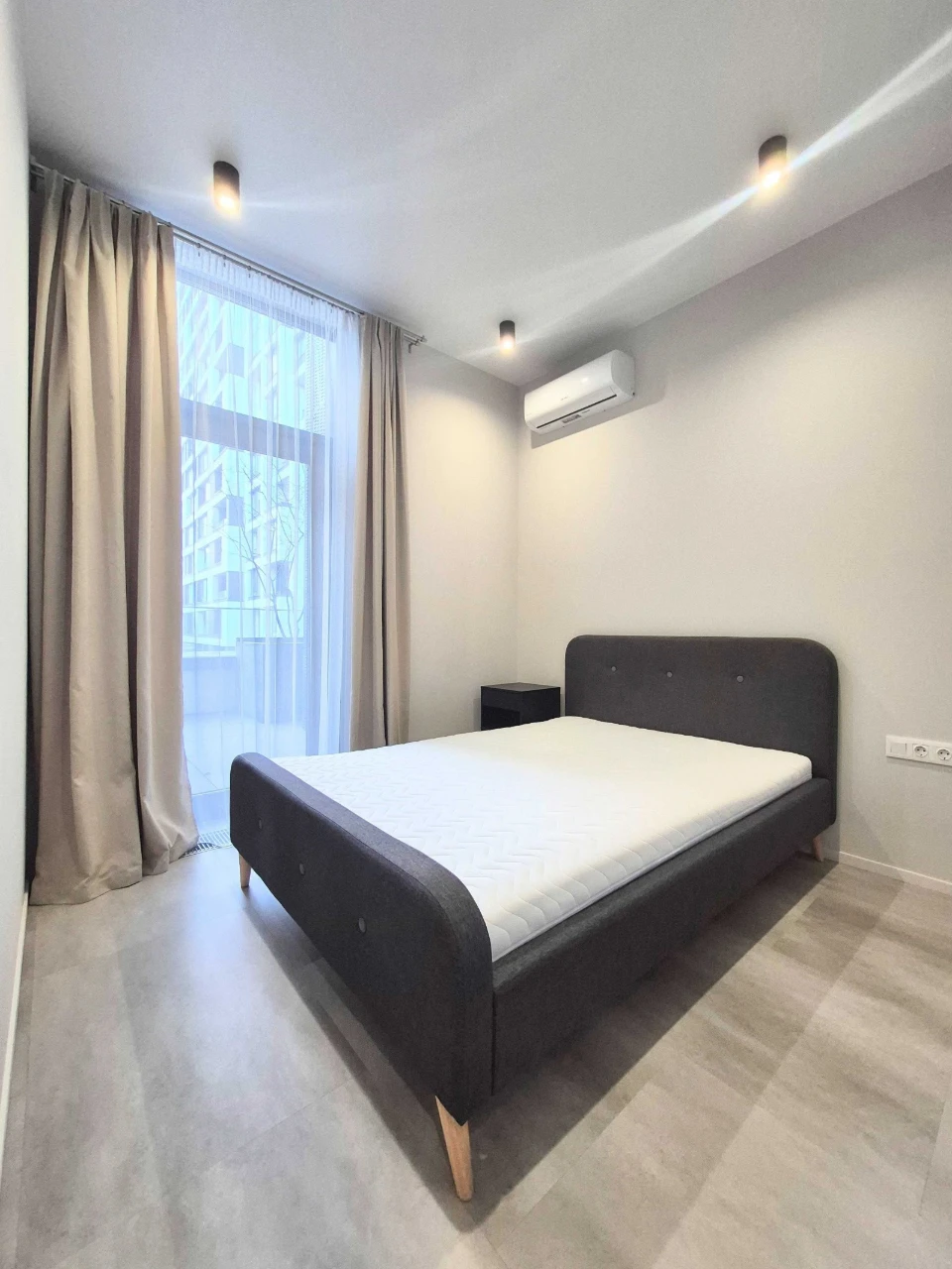 For Rent: 1-room apartment with a terrace in a modern business complex