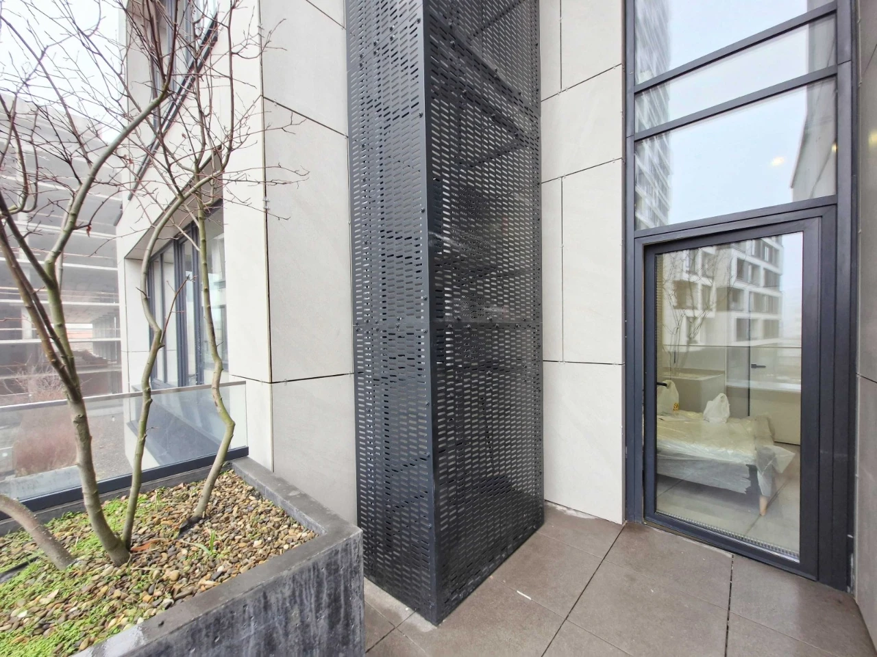 For Rent: 1-room apartment with a terrace in a modern business complex
