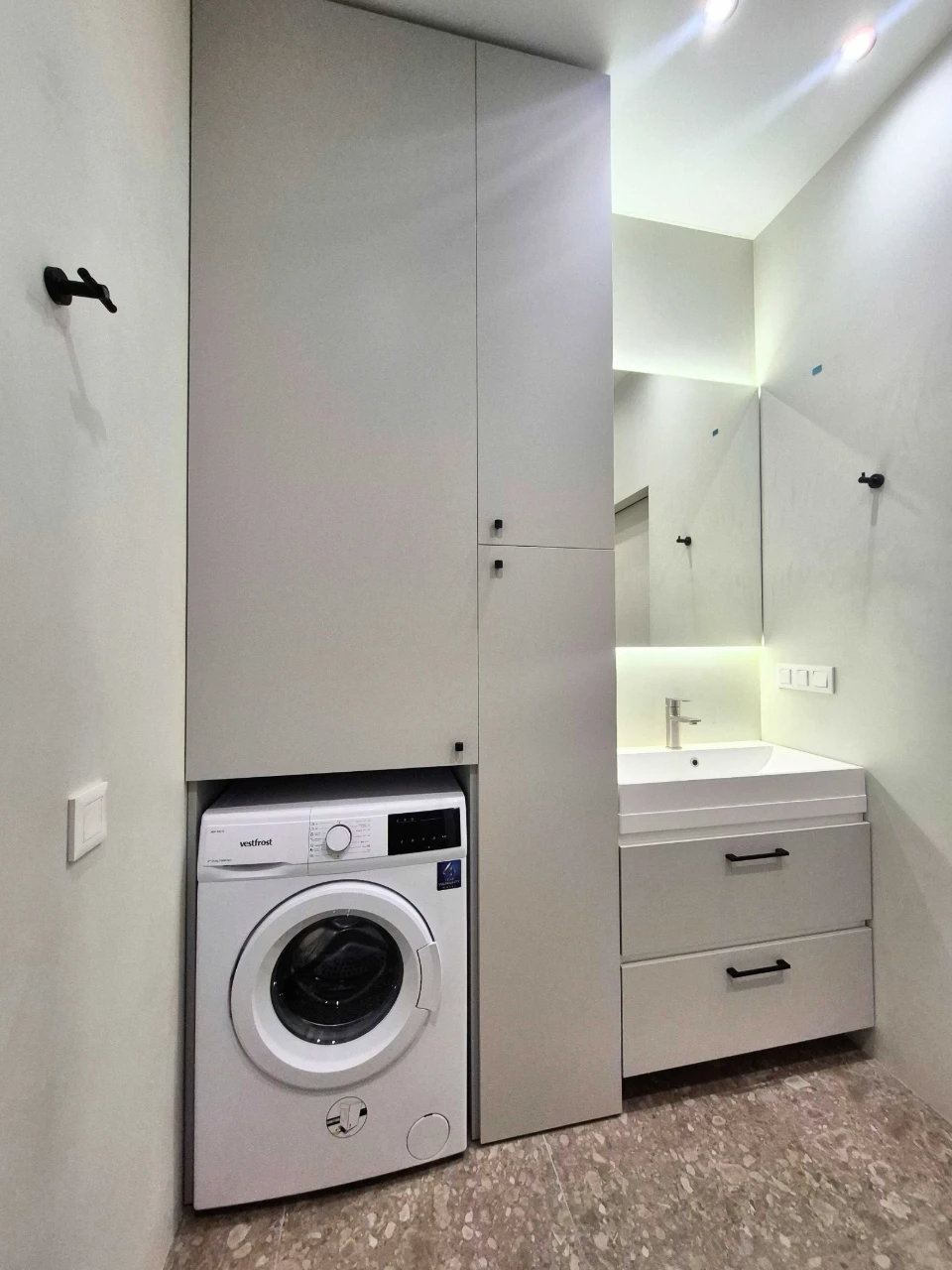 For Rent: 1-room apartment with a terrace in a modern business complex