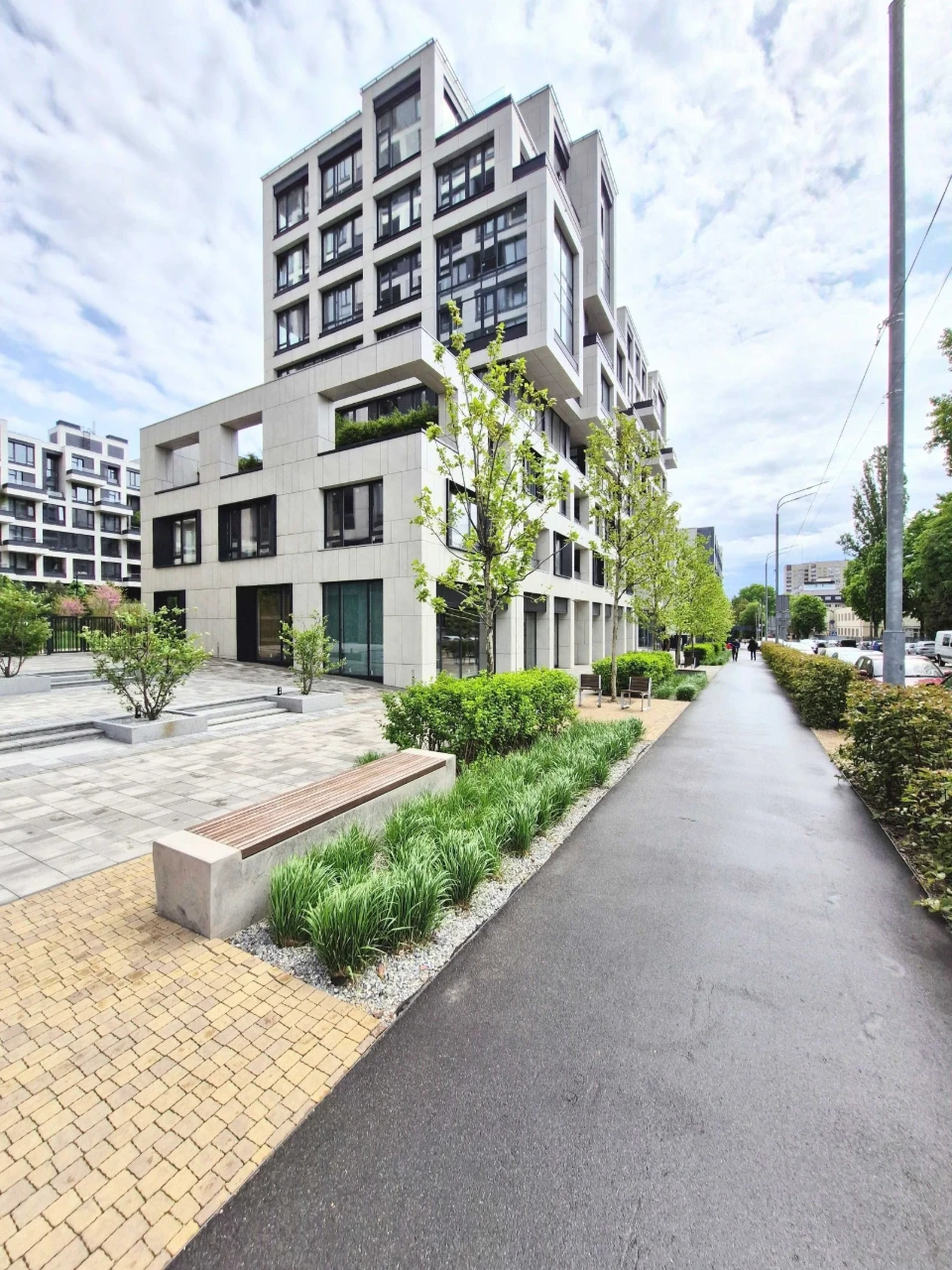 For Rent: 1-room apartment with a terrace in a modern business complex
