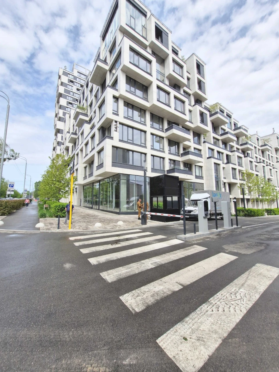 For Rent: 1-room apartment with a terrace in a modern business complex