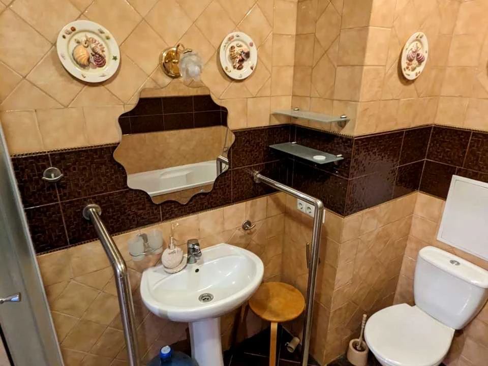 Квартира. Київ, Дніпровська набережна вул.