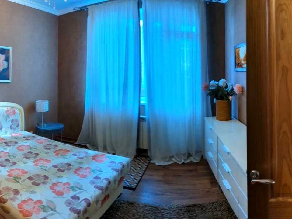 Квартира. Київ, Дніпровська набережна вул.