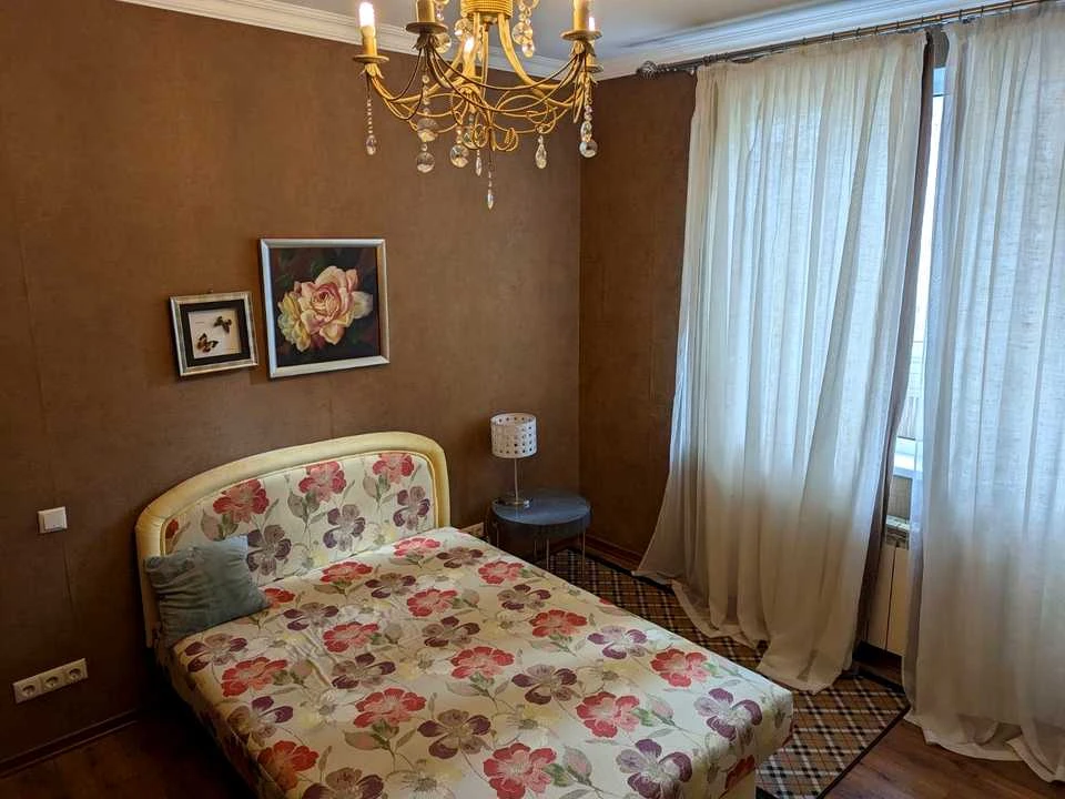 Квартира. Київ, Дніпровська набережна вул.