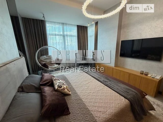 Sale of 4-room apartment 121 sq. m. on Andriy Verkhoglyada St. 11 •