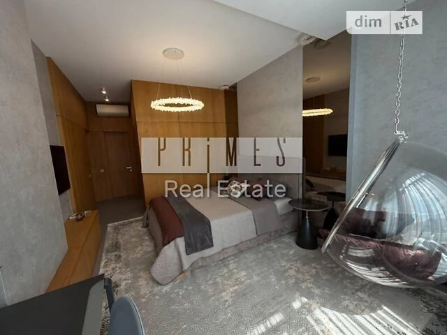 Sale of 4-room apartment 121 sq. m. on Andriy Verkhoglyada St. 11 •