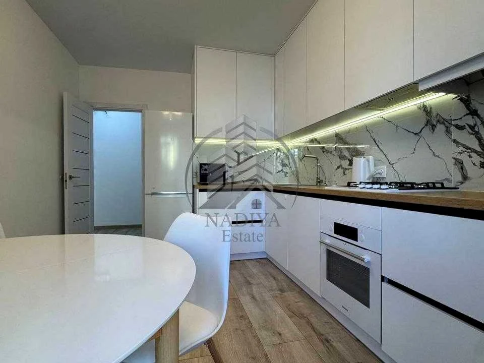 Apartment. Львів, Залізнична St.