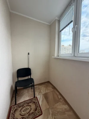 Apartment for rent, Poznyaki, parking, generator