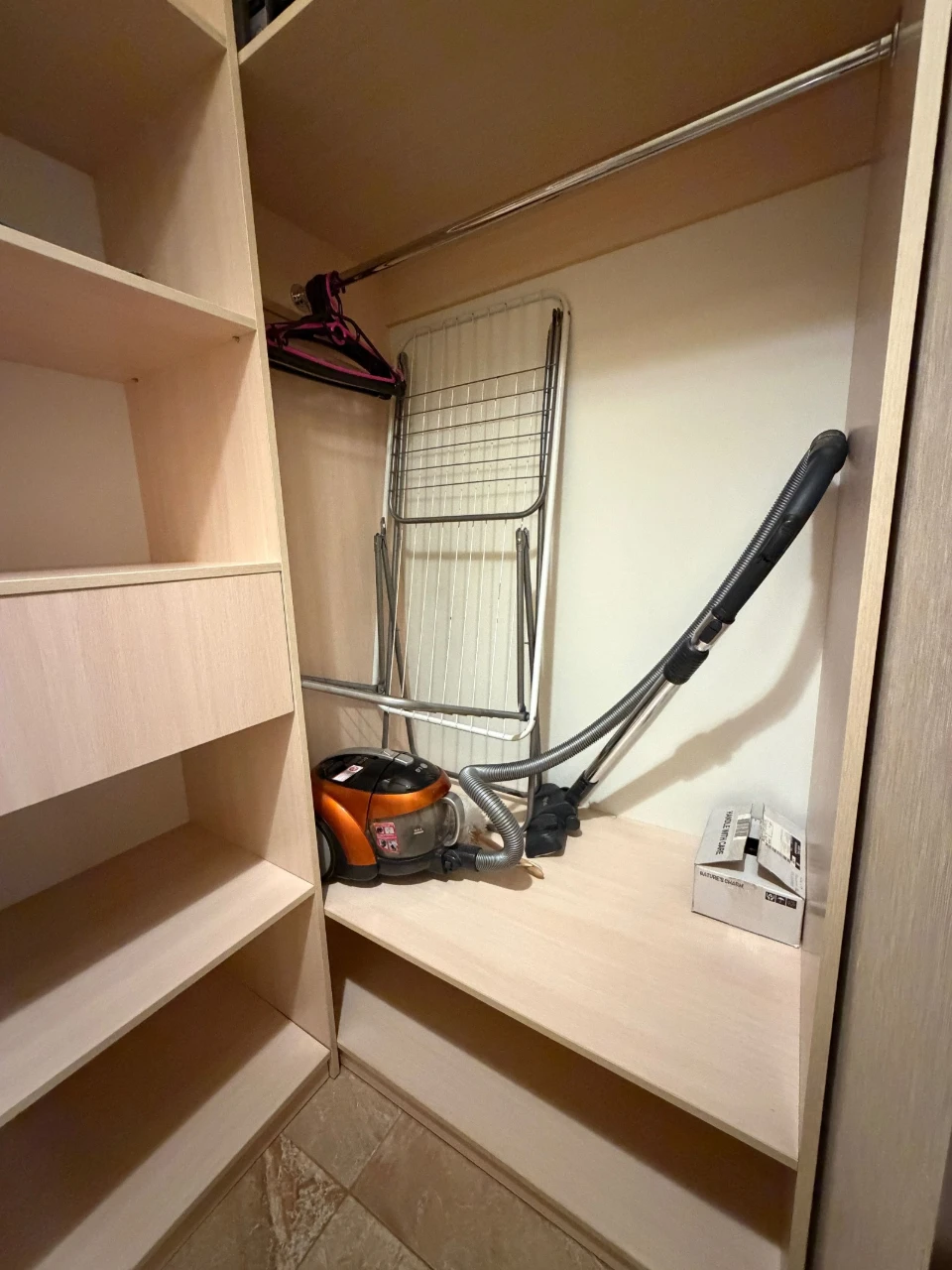 Apartment for rent, Poznyaki, parking, generator