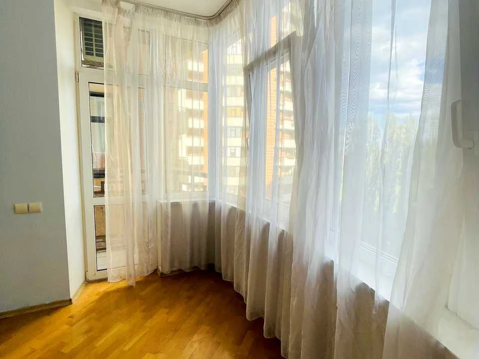 Apartment. Lesya Ukrainka Blvd, Kyiv