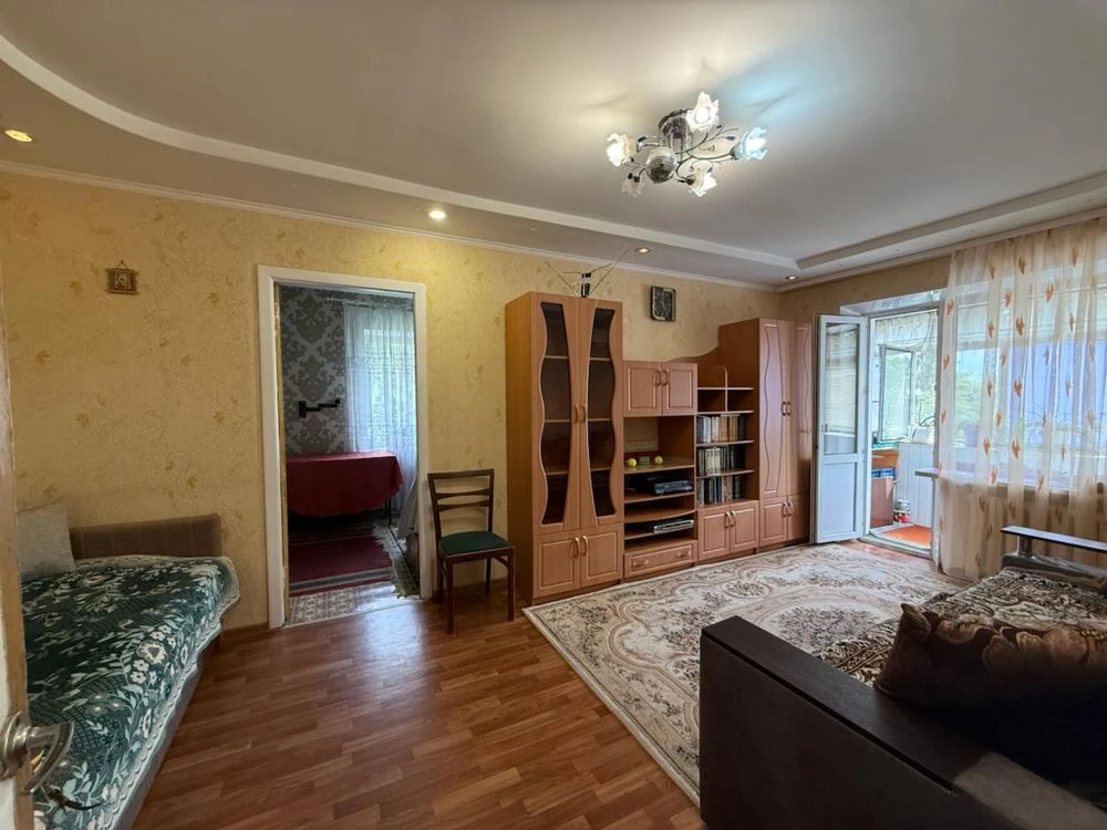 Продаж 2 к квартири . Пр. Науки( гагаріна)