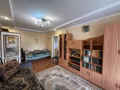 Продаж 2 к квартири . Пр. Науки( гагаріна)