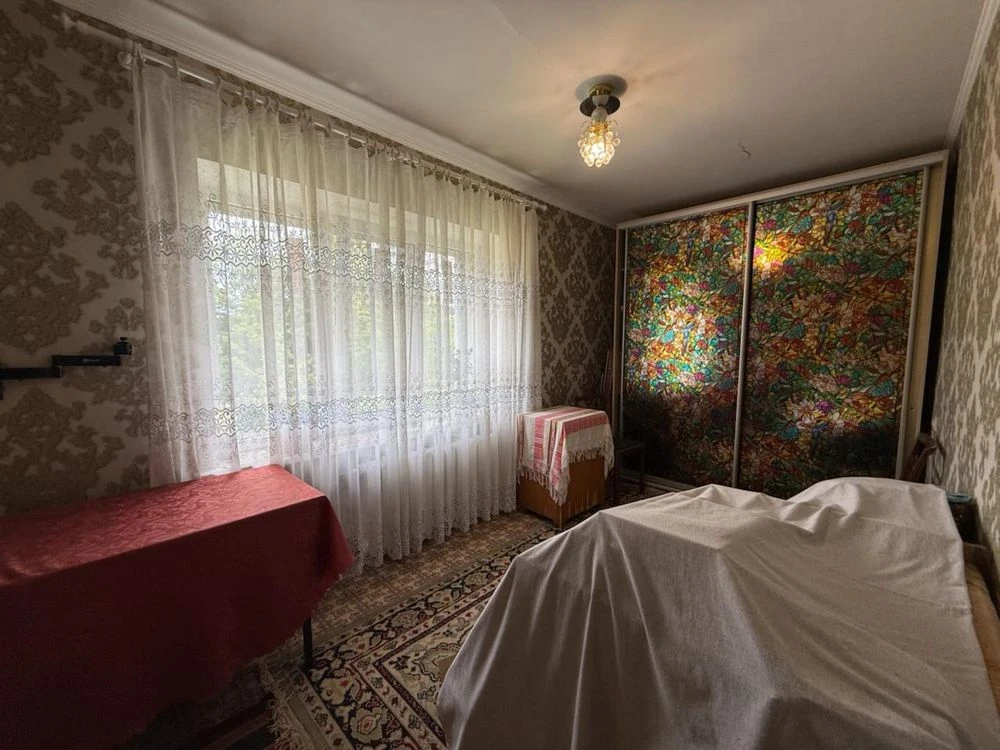 Продаж 2 к квартири . Пр. Науки( гагаріна)