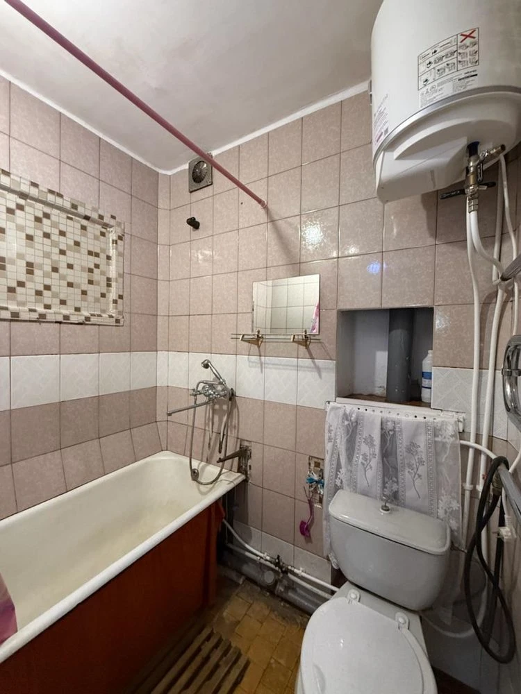 Продаж 2 к квартири . Пр. Науки( гагаріна)