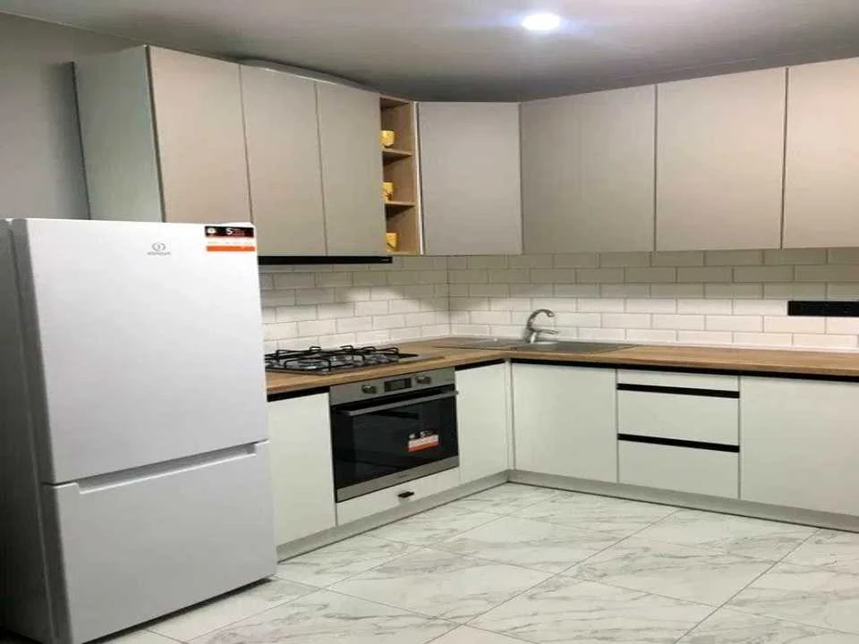 Apartment. Kharkiv, Losivsky Prospect.