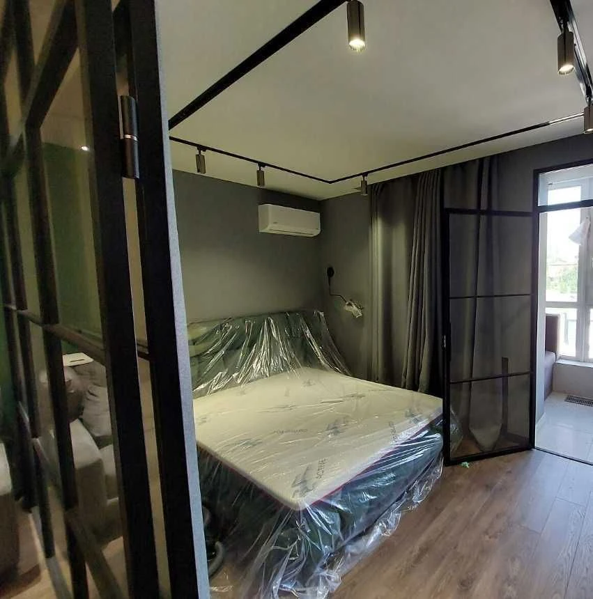 For Sale: 1-room apartment in the "German Project" residential complex near the "Central Market" metro station.