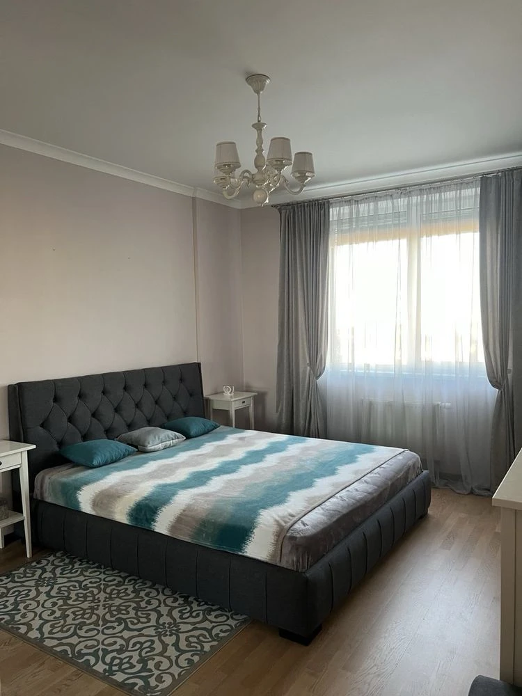 Продаж  2 кімн розд.80м —вул.Вишгородська  ЖК Паркове місто