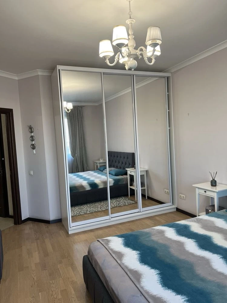 Продаж  2 кімн розд.80м —вул.Вишгородська  ЖК Паркове місто