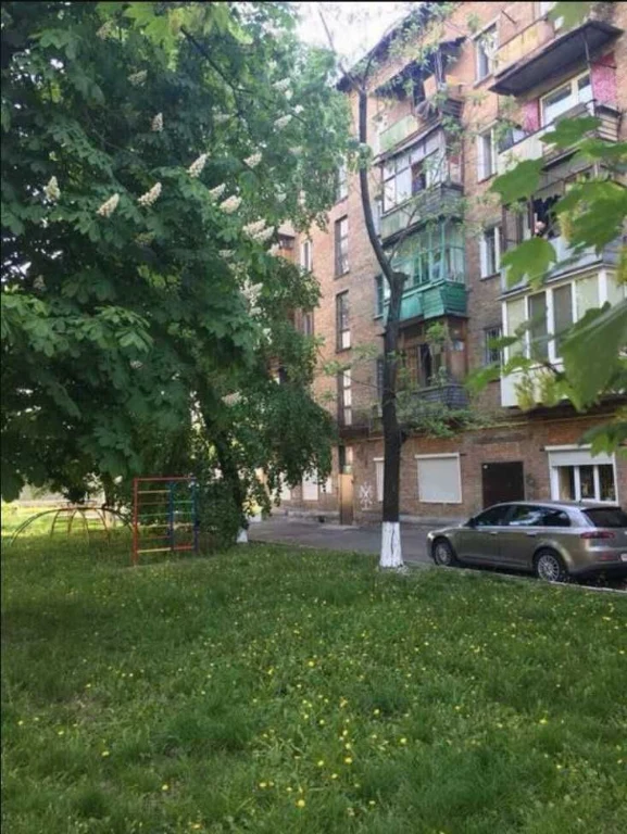 Продается 1-комнатная квартира на проспекте Берестейском, 9/47, 31 кв.м., 2 этаж, 2.7 м