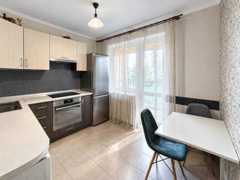 Продам 1 кімн. квартиру  пр Свободи 30а Без %