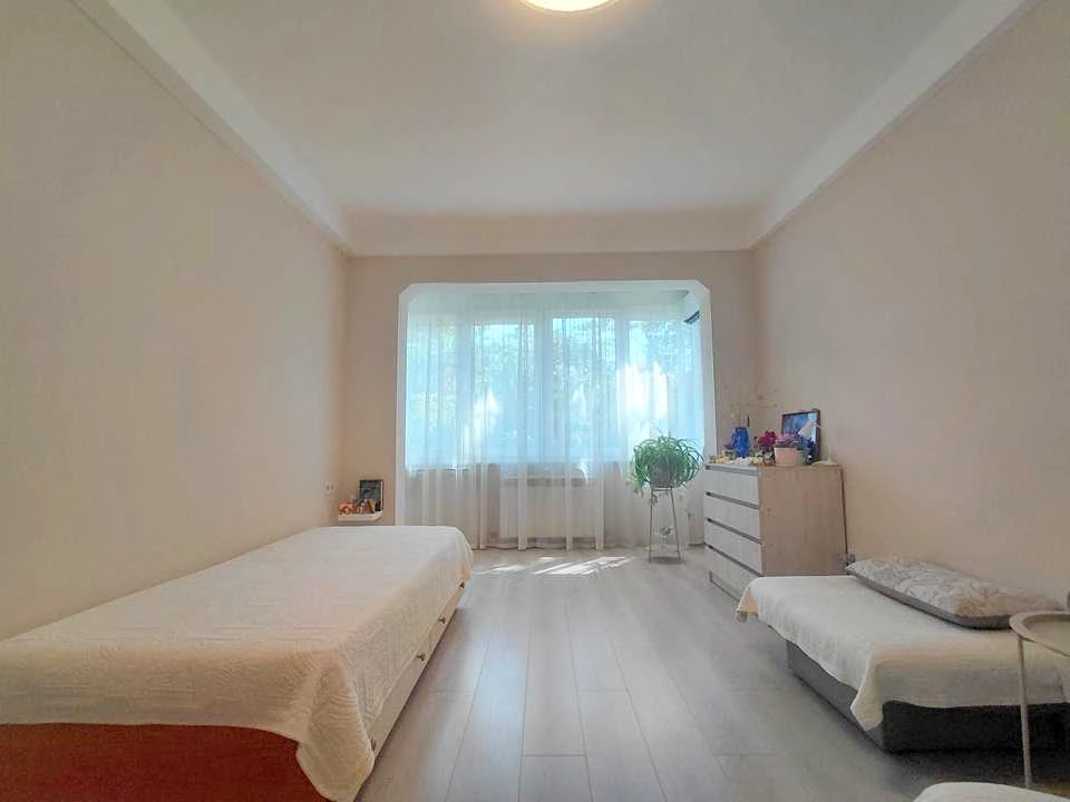 Apartment. Kyiv, Levka Luk'yenko St.