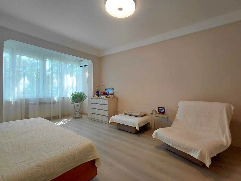 Apartment. Kyiv, Levka Luk'yenko St.
