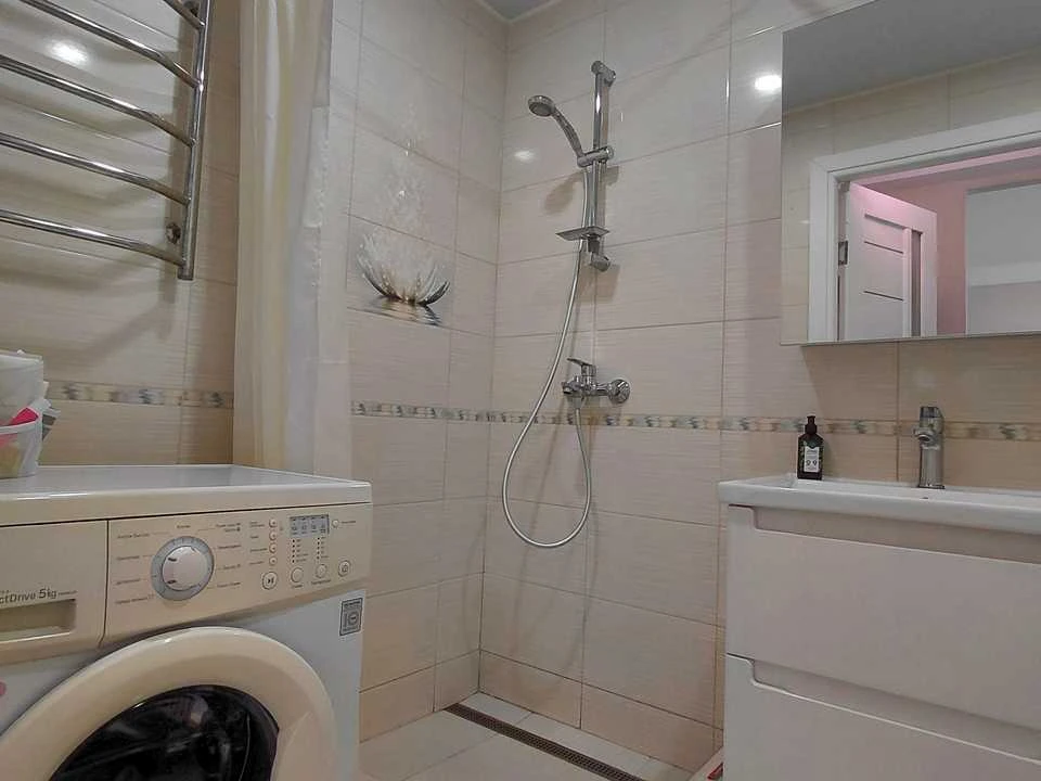 Apartment. Kyiv, Levka Luk'yenko St.