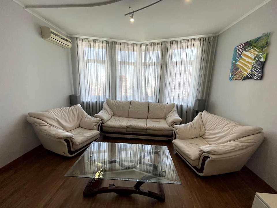 Apartment. Kyiv, Lesya Ukrainky Boulevard