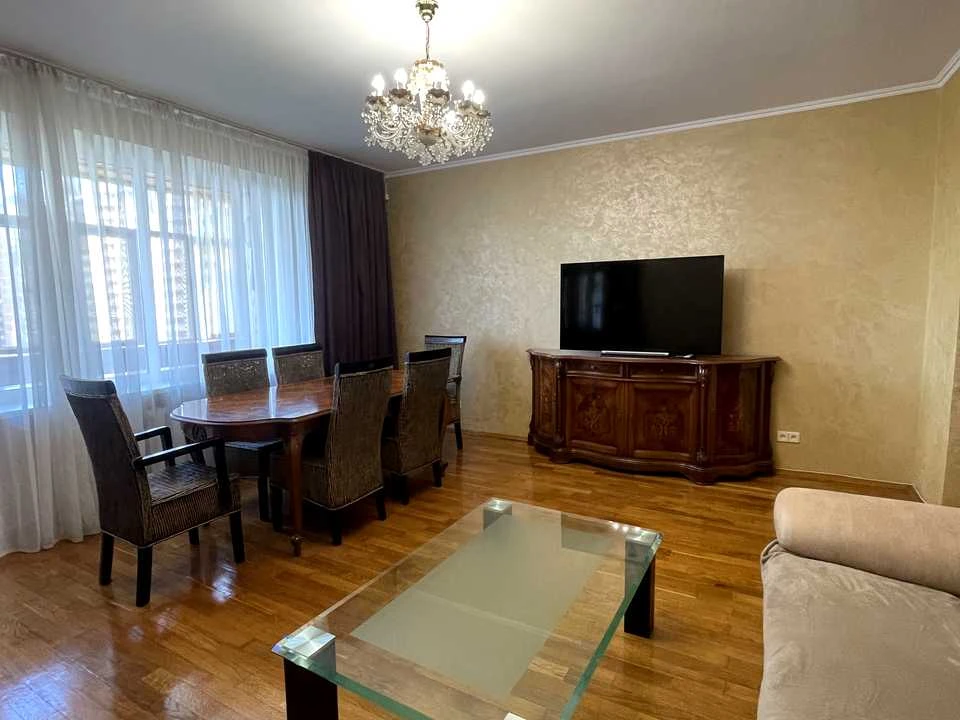 Квартира. Киев, Леся Украинки бульв.