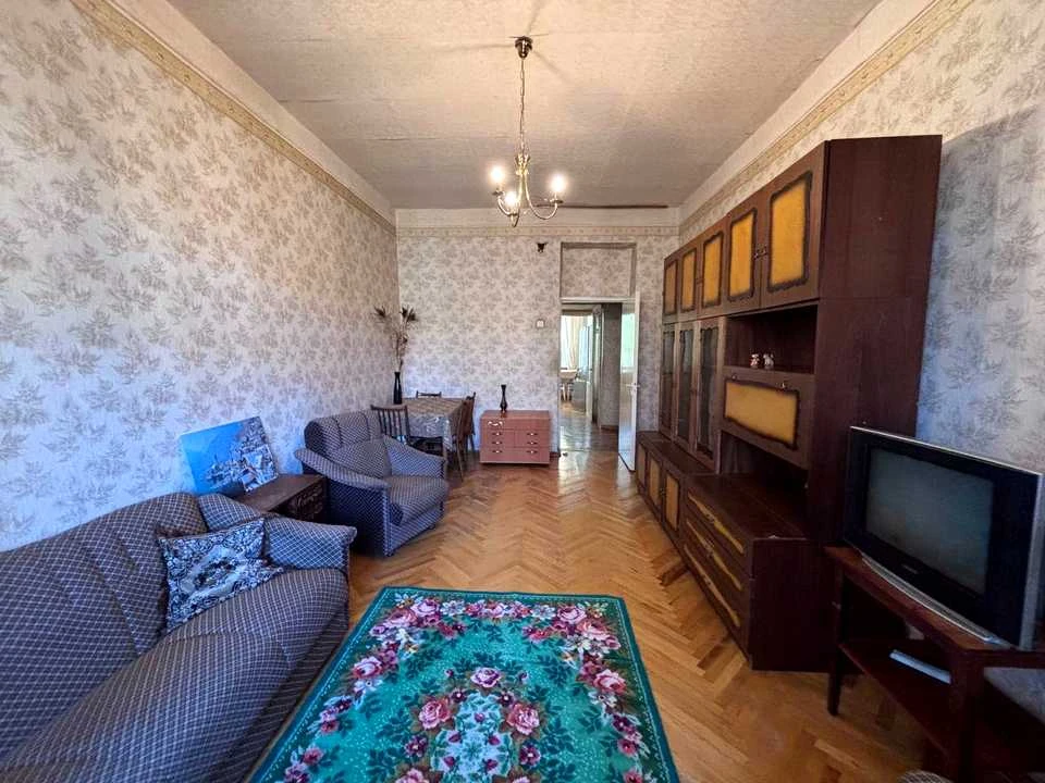 2-room apartment. Kyiv, Yerevan Street.