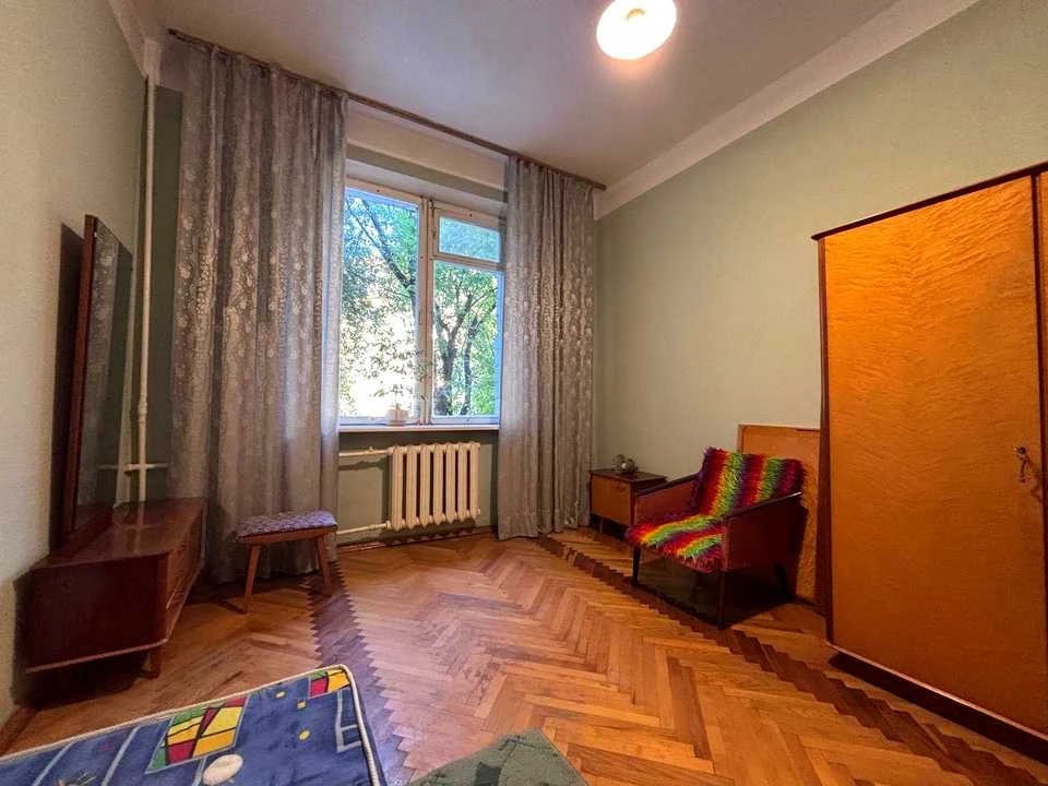 2-room apartment. Kyiv, Yerevan Street.